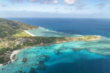 Büyük Set Resifi, Queensland, Avustralya 'daki Kertenkele Adası' nda muhteşem bir hava manzarası. Büyük Set Resifi dünyanın en büyük mercan resif sistemidir.
