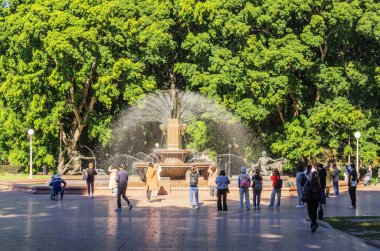 Sydney, Avustralya 'daki Hyde Park' taki Archibald çeşmesi. Çeşme 1932 'de açıldı..