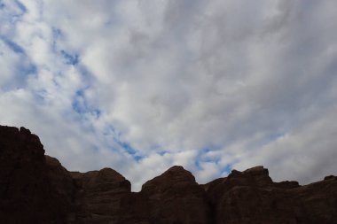 dramatik bulutlu mavi gökyüzü cennet havası