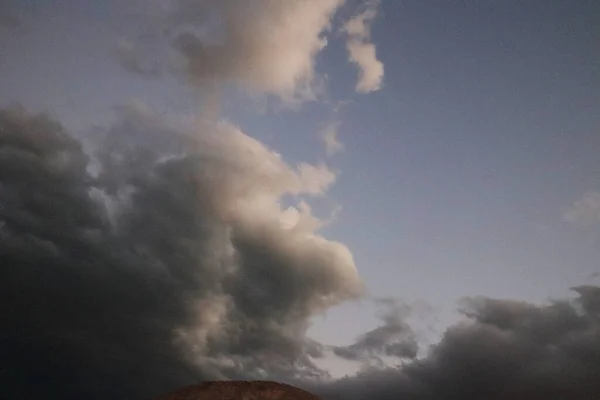 Dramatik Bulutlu Mavi Gökyüzü Cennet Havası — Stok fotoğraf