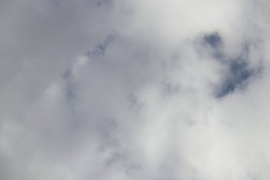 dramatik bulutlu mavi gökyüzü cennet havası