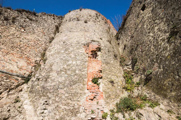 Parte Del Bastión Antiguo Castillo Potente Fortificación Medio Del Castillo — Foto de Stock