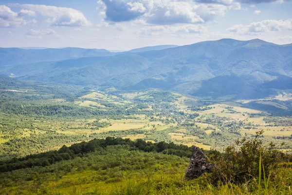 Bela Vista Ucraniano Polonynian Beskids Para Montanhas Vales Picos Rochosos — Fotografia de Stock