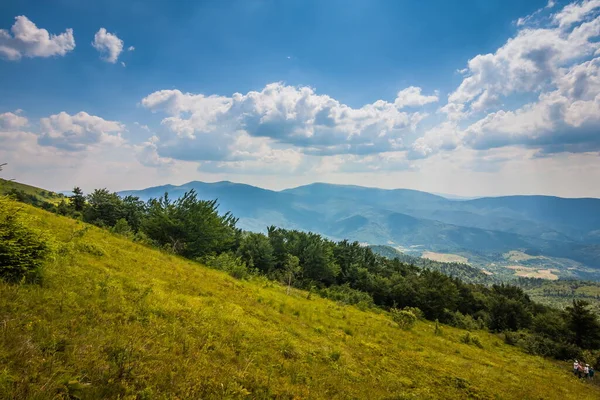 Bela Vista Das Montanhas Ucranianas Cárpatos Vales Belas Montanhas Verdes — Fotografia de Stock