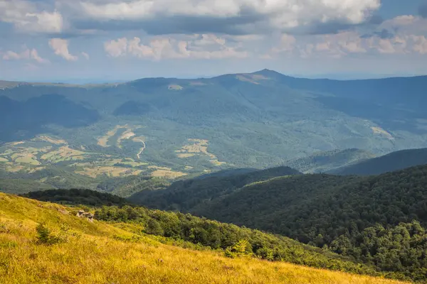 Bela Vista Dos Cárpatos Ucranianos Para Montanhas Vales Picos Rochosos — Fotografia de Stock