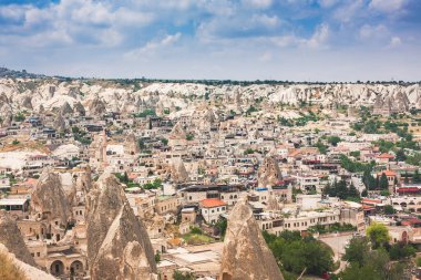 Kapadokya, Türkiye 'deki Rocky manzarası. Kapadokya 'ya git. Kapadokya Türkiye 'deki Goreme kasabasının muhteşem manzarası