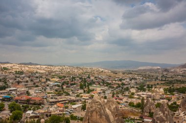 Kapadokya, Türkiye 'deki Rocky manzarası. Kapadokya 'ya git. Kapadokya Türkiye 'deki Goreme kasabasının muhteşem manzarası