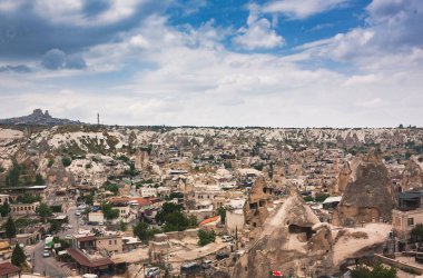 Kapadokya, Türkiye 'deki Rocky manzarası. Kapadokya 'ya git. Kapadokya Türkiye 'deki Goreme kasabasının muhteşem manzarası