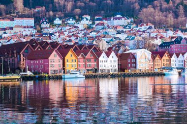 Bergen, Norveç. Şehrin mimarisi ve binaları