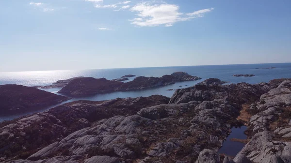 Norwegische See Felsen Der Nähe Der Küste Schönes Meerwasser Blauer — Stockfoto