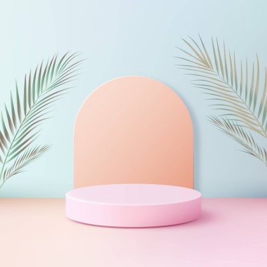 Yumuşak pembe silindir podyum, palmiye yaprakları ve pastel mavi arka planla çerçevelenmiş şeftali kemerli bir duvarın önünde duruyor. Ürün gösterimi, markalaşma veya sergi sahneleri için ideal