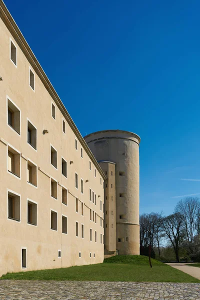 Widok Odnowiony Zamek Wittenberdze Niemczech Widziany Parku Miejskiego — Zdjęcie stockowe