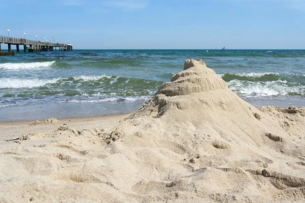 Reste Einer Sandburg Strand Von Kühlungsborn Der Deutschen Ostsee — Stockfoto