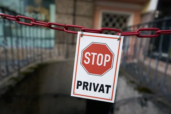 stock image Sign at the entrance to an underground parking garage with the German inscription Stop Privat. Translation: Stop Private                               