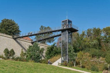 Erfurt, Almanya 30 Eylül 2024: Erfurt, Almanya 'daki Petersberg Kalesi' ne asansörle erişim engelli                               