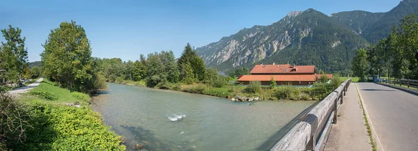 Brug Loisach Bij Oberau Bavarisch Landschap Toeristisch Resort Fietspad Aan — Stockfoto