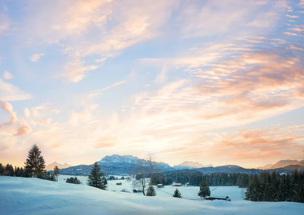 Zachody Słońca Tło Nieba Alpejskim Krajobrazem Buckelwiesen Widok Góry Wetterstein — Zdjęcie stockowe