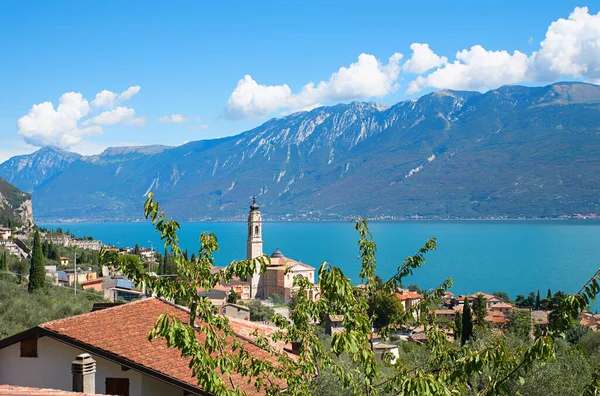 Tourist Resort Gargnano Lake Gardasee Mountains Blue Sky Clouds Copy — Stock Photo, Image