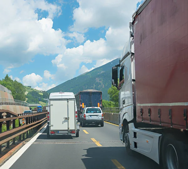 Traffic Jam Motorway A22 Brennerautobahn Trucks Cars Detail Shot — Stock Photo, Image