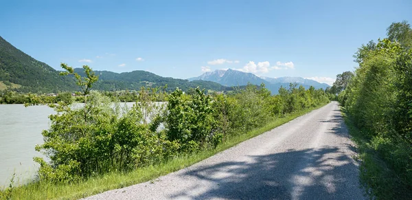 Велосипедна Дорога Вздовж Річки Інн Верхня Баварська Ландшафтна Панорама — стокове фото