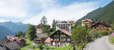 Güzel turizm merkezi Wengen, Bernese Oberland Köyü İsviçre Alpleri