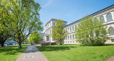 Görsel sanatlar akademisi, tarihi bina Münih, Maxvorstadt bölgesi, yazın