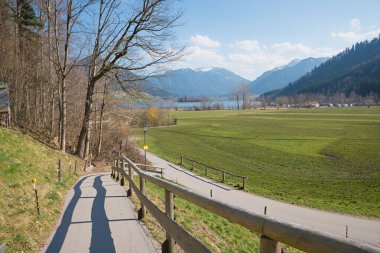 Schliersee Gölü, Breitenbach Kampı ve dağları, Bavyera manzarası