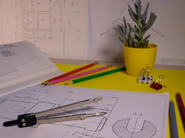 Elektrik mühendisliği çizimleri. Bilimsel gelişim. Bilim, teknoloji ve elektronik..