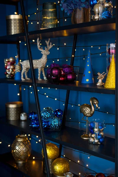 Boules Noël Des Décorations Sur Les Étagères Boutique Image Verticale — Photo