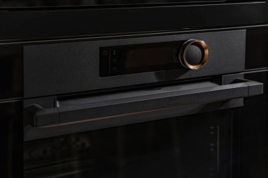 Siyah lüks fırın kontrol paneli