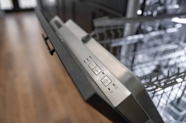 Dahili bulaşık makinesi kontrol paneli.