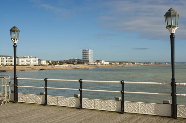 Lägenhet Byggnader Och Grusstrand Vid Havet Worthing West Sussex England — Stockfoto