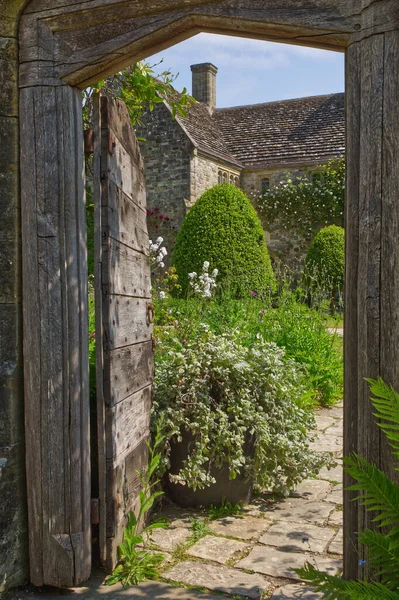 Old Rustic Doorway Stonewall English Country Garden — Stock Photo, Image