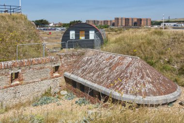 Batı Sussex, İngiltere 'deki Shoreham Limanı girişindeki eski kale..