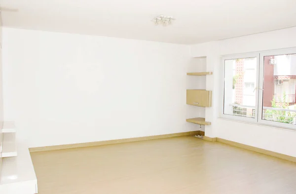 Das Design Der Wohnung Mit Weißen Wänden Gelbem Boden Und — Stockfoto