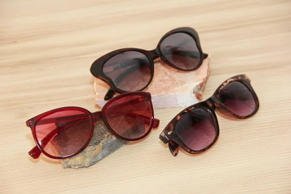 Óculos Sol Femininos Uma Moldura Decorativa Plástico — Fotografia de Stock