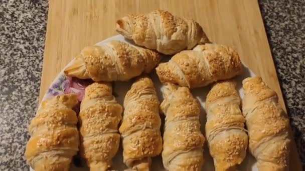 Biscuits Four Bagels Avec Remplissage Saupoudrés Graines Sésame — Video