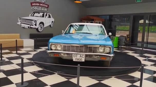 Antalya Turecko Dubna2023 Staré Vzácné Modré Osobní Auto Pro Přepravu — Stock video