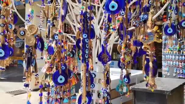 传统的东方土耳其蓝色护身符对抗邪恶的眼睛 — 图库视频影像