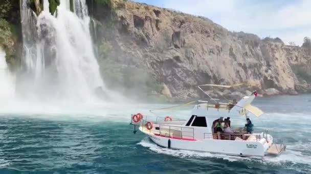 Antalya Turkey May 2023 White Motor Pleasure Boat Floats Blue — Stock Video