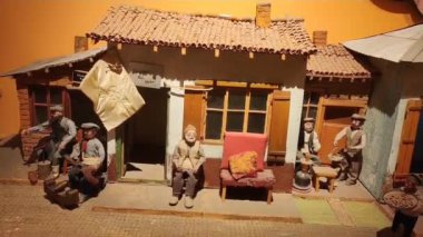 Antalya, Türkiye, 10 Mayıs 2023. Türkiye 'nin doğusunda evleri ve insanları olan bir köyün minyatür modeli