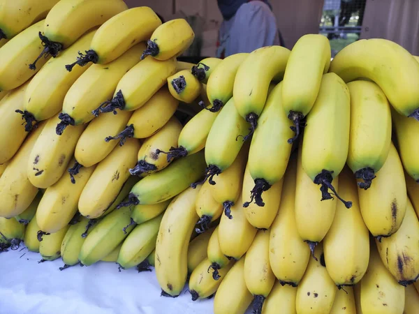 Large Fresh Ripe Yellow Bananas Shop Window — Stock Photo, Image