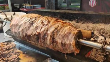  Lezzetli ızgara et ızgarasında şiş kebap, ızgarada pişmiş.