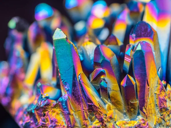 Titanium Rainbow Aura Quartz Crystal Cluster Stone Close Πολύ Κοφτερή — Φωτογραφία Αρχείου