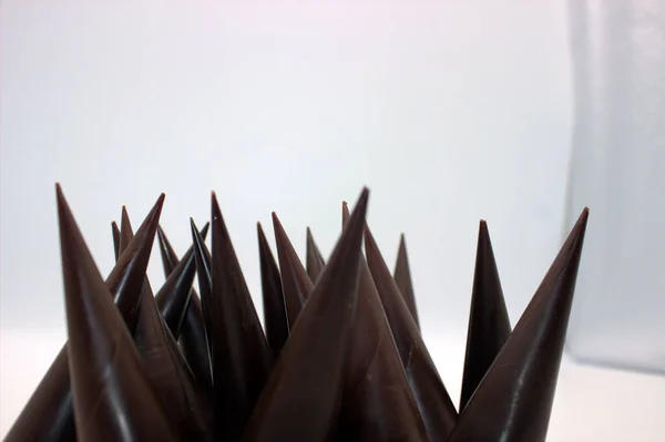 Επιμήκη Σοκολάτες Βρίσκονται Λευκό Φόντο — Φωτογραφία Αρχείου