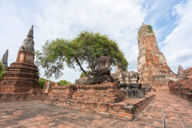 Tayland 'daki Ayutthaya tapınağının Wat Phra Si Santhe hava manzarası. Ayutthaya Tarihi Parkı UNESCO tarafından Dünya Mirası olarak kabul ediliyor.