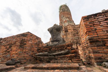 Tayland 'daki Ayutthaya tapınağının Wat Phra Si Santhe hava manzarası. Ayutthaya Tarihi Parkı UNESCO tarafından Dünya Mirası olarak kabul ediliyor.