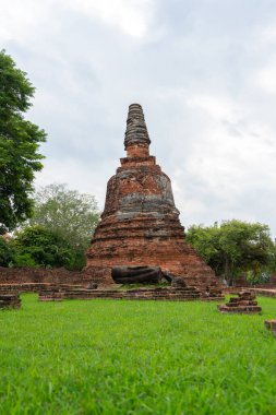Tayland 'daki Ayutthaya tapınağının Wat Phra Si Santhe hava manzarası. Ayutthaya Tarihi Parkı UNESCO tarafından Dünya Mirası olarak kabul ediliyor.