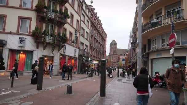 Semáforo Com Luzes Vermelhas Piscando Para Pedestres Ciclistas Centro Histórico — Vídeo de Stock