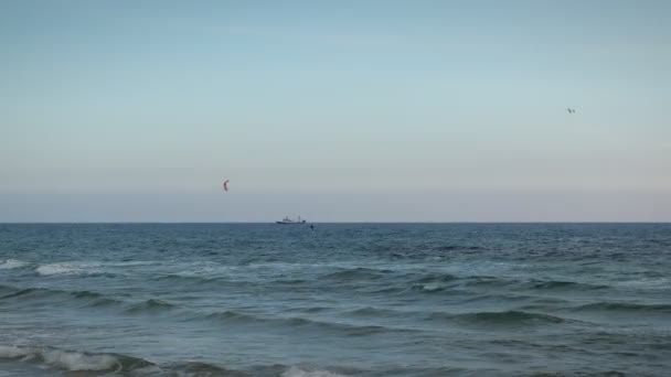 Kite Surfing Calpe Alicante Spain Man Kitesurfing Big Sea Waves — Stock Video